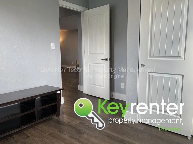 4803 S Oakes St — Photo 9
