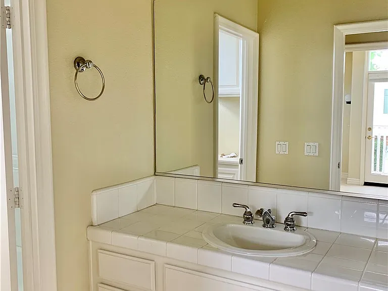 281 Mesa Dr — Photo 17