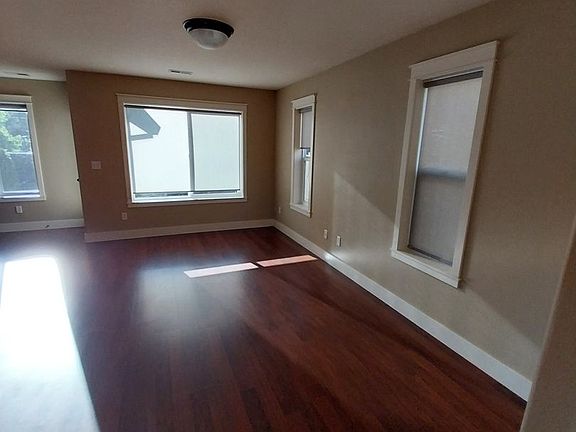 3rd image of 1011 SE Millright Ave