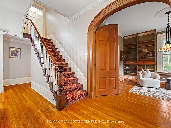 4th image of 245 Bridge St
