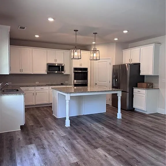 1850 Silver Crest Way — Photo 8