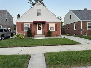 2221 Shoop St, Racine, WI 53404