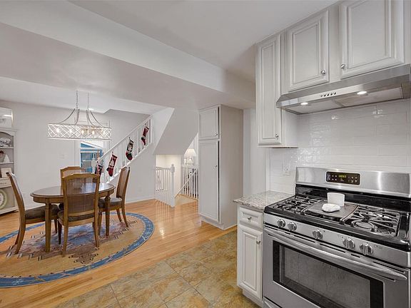 5th image of 2614 Helen Ave