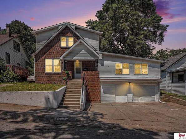 4274 Maple St, Omaha, NE 68111