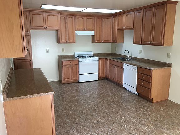 2nd image of 1576 E Canfield Ln APT 1