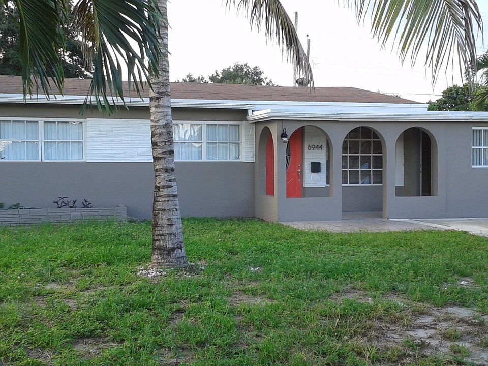 For Sale: 6944 SW 10th CT, Pembroke Pines, FL 33023