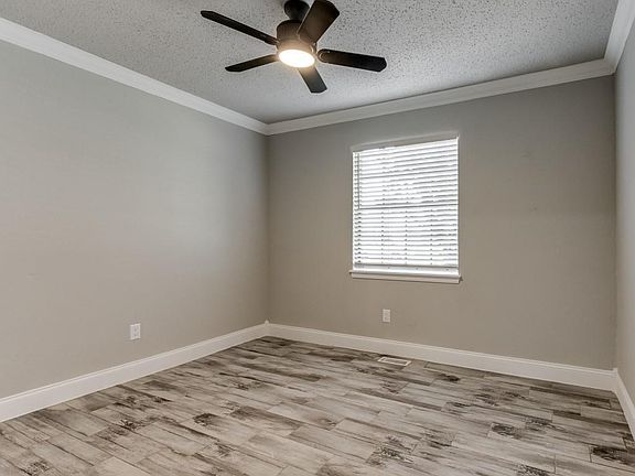 5th image of 1905 Linda Ln
