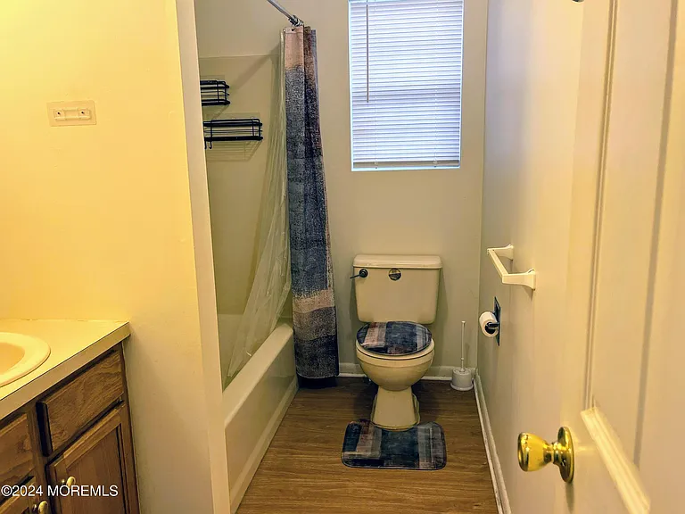 548 Clark Ave #A — Photo 6