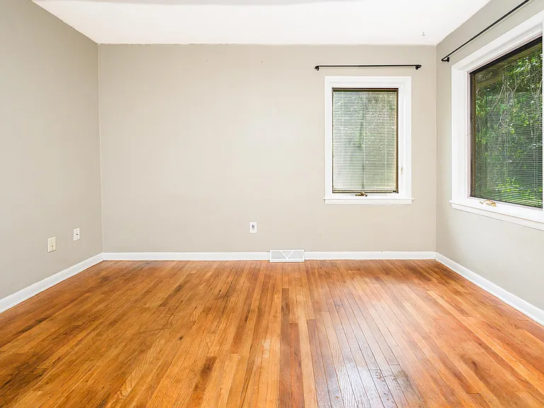 117 N Hillsdale Dr — Photo 17