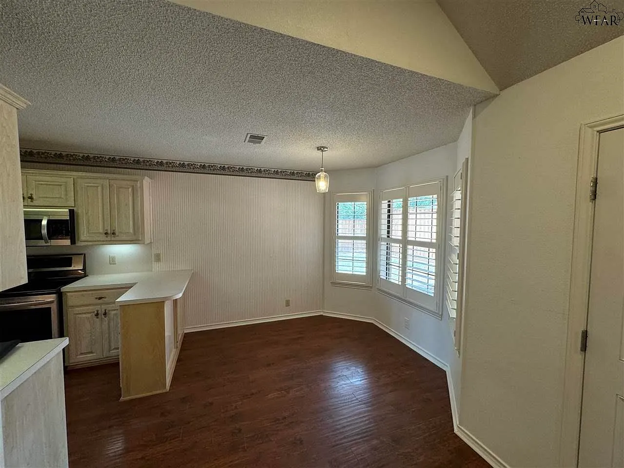 3 bed, 2.0 bath, 1646 sqft, $2,250 — Photo 4