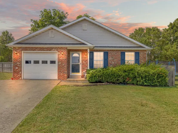 104 Cedar Crest Ln, Frankfort, KY 40601
