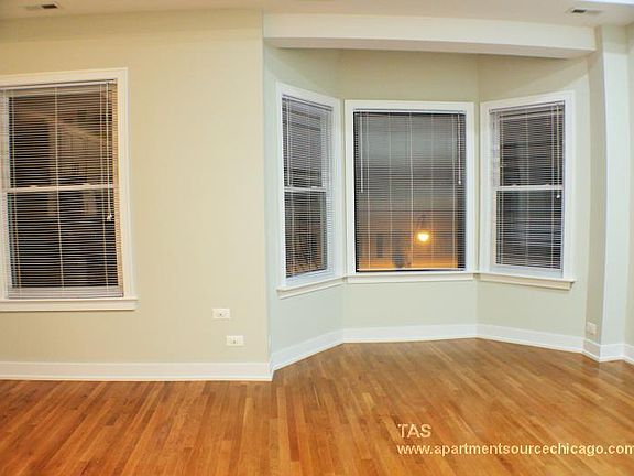 4th image of 2527 N Lincoln Ave APT E4