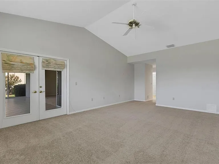 4044 Penshurst Park — Photo 27