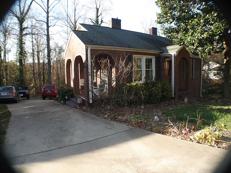 1st image of 207 Pine St