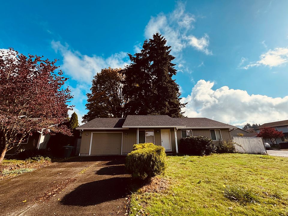 1st image of 220 Larch St