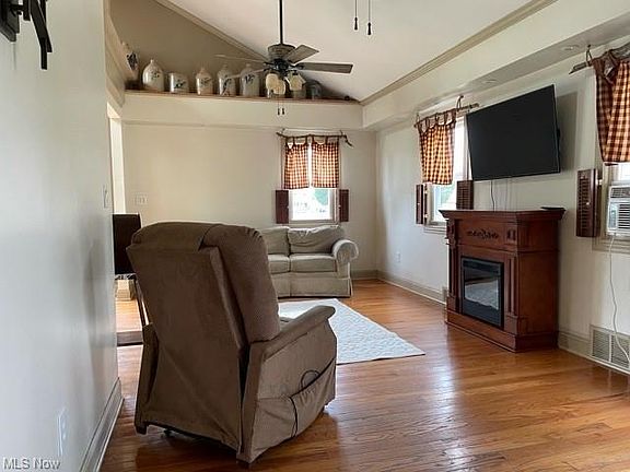 3rd image of 3406 Gary Ave