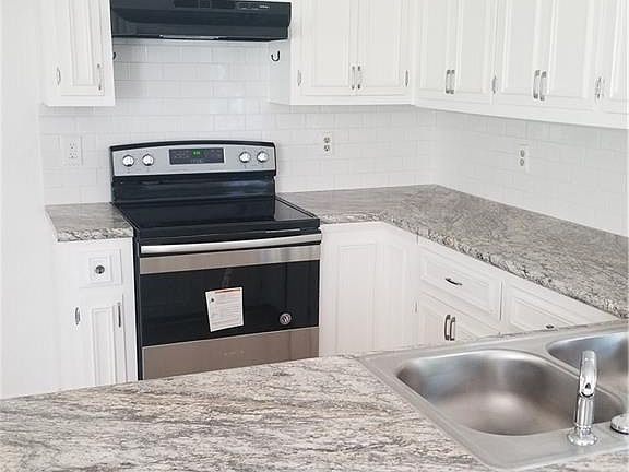 2nd image of 5800 Oakwild Dr