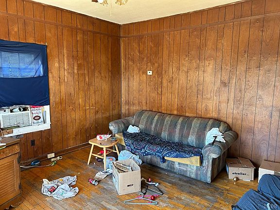 4th image of 409 Richardson St
