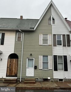 213 E Locust St, Mechanicsburg, PA, 17055