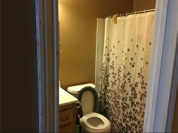 2nd image of 428 Holmes Blvd