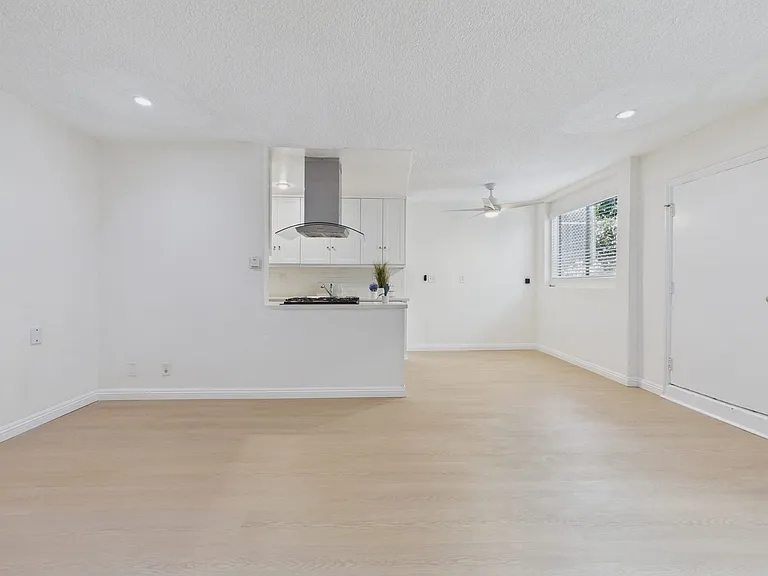 Gale Apartments — Photo 29