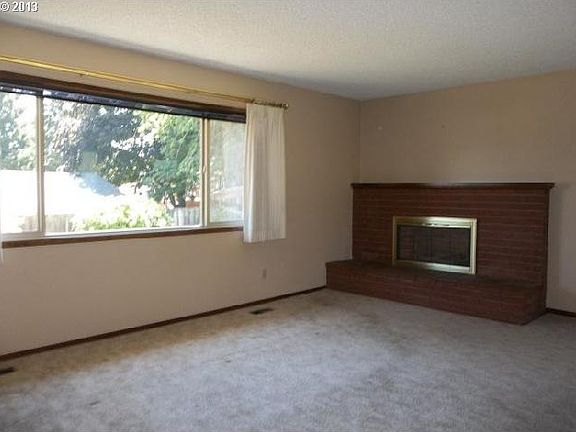 5th image of 2813 NE 46th St