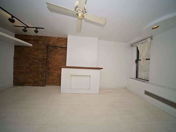 2nd image of 144 Wythe Ave #1L