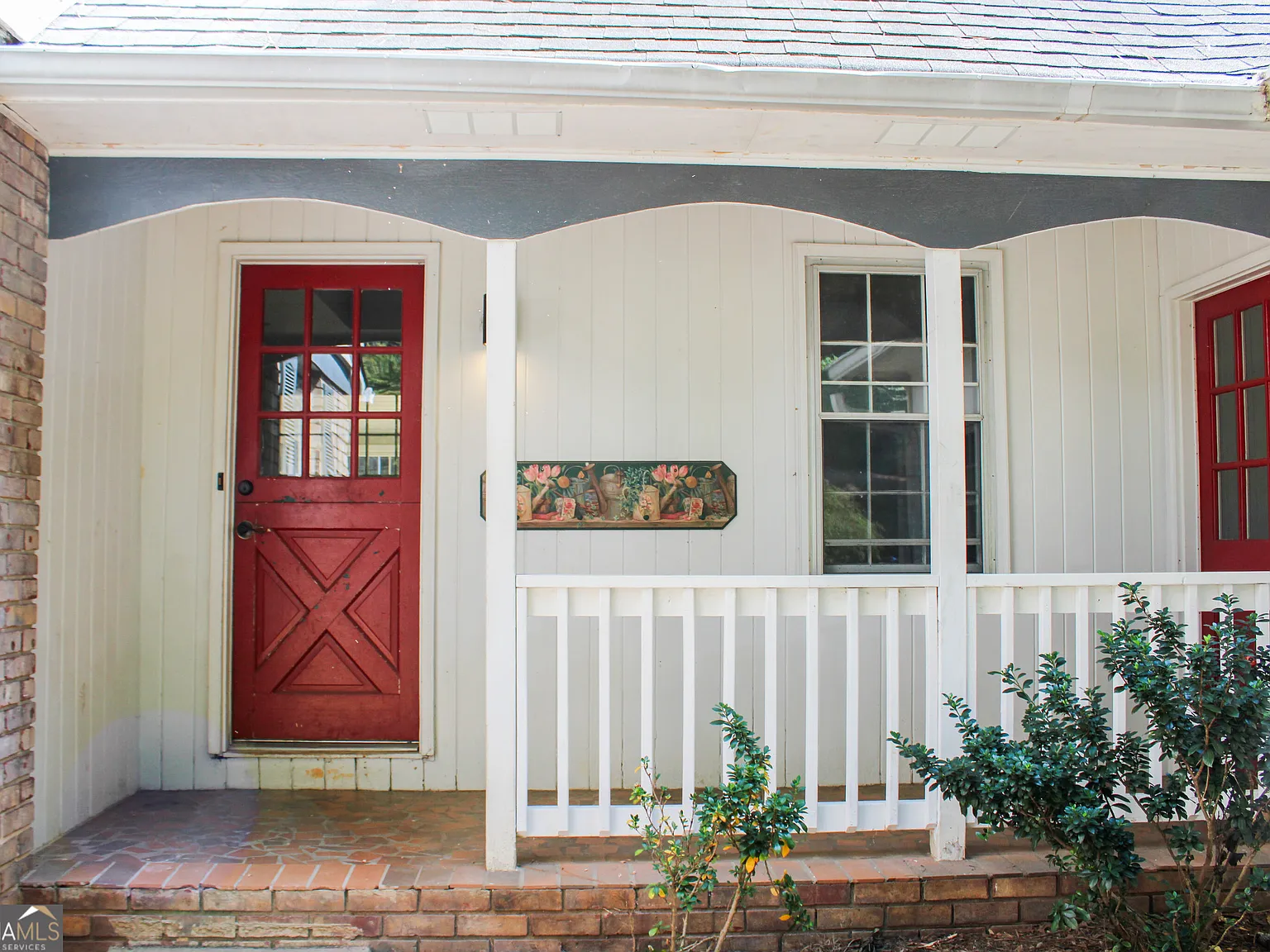 3 bed, 2.0 bath, 2088 sqft, $2,995 — Photo 3