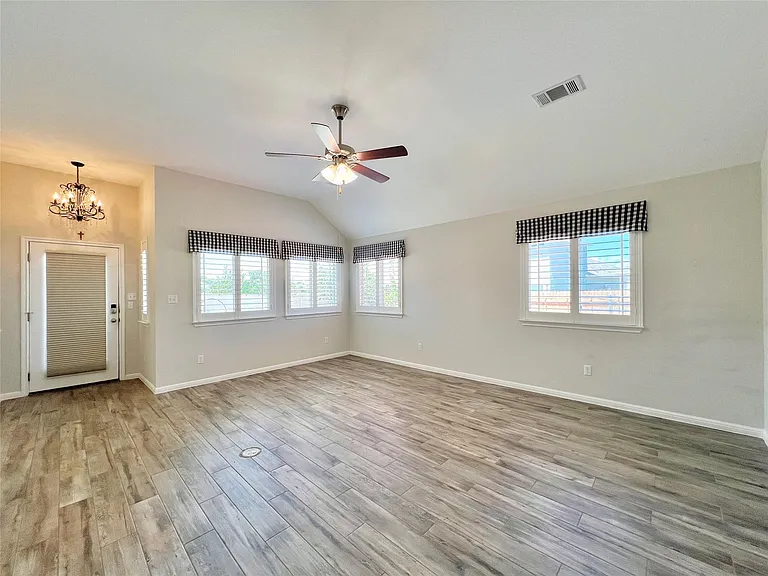 401 Arabian Colt Dr — Photo 4
