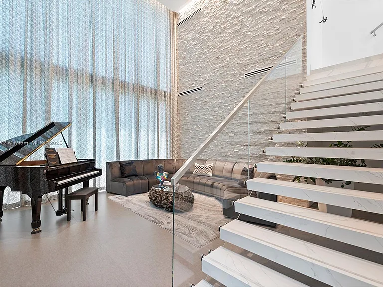 1400 Bayview Dr — Photo 22