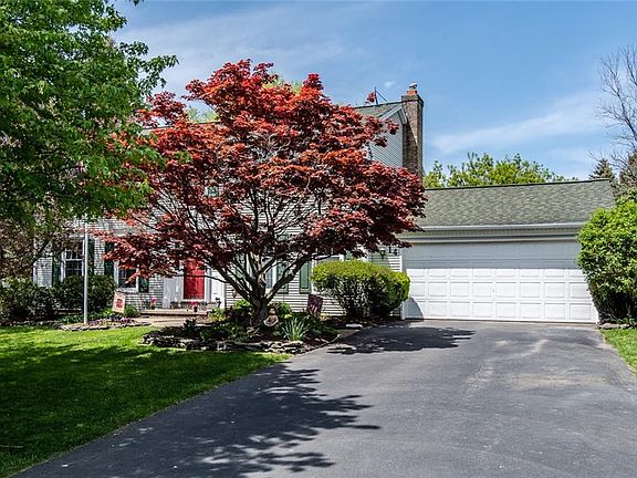 3rd image of 14 Canterbury Trl