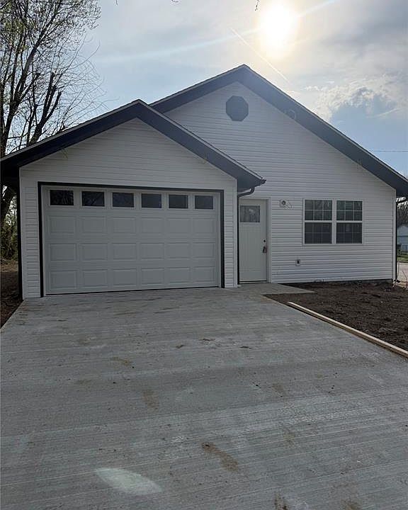 1st image of 387 Harrison St