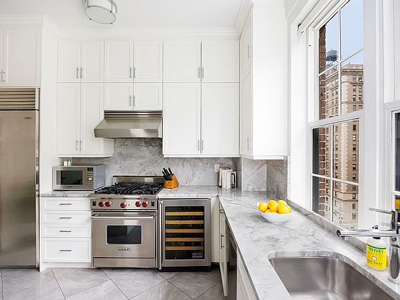 5th image of 1060 Park Ave APT 7F