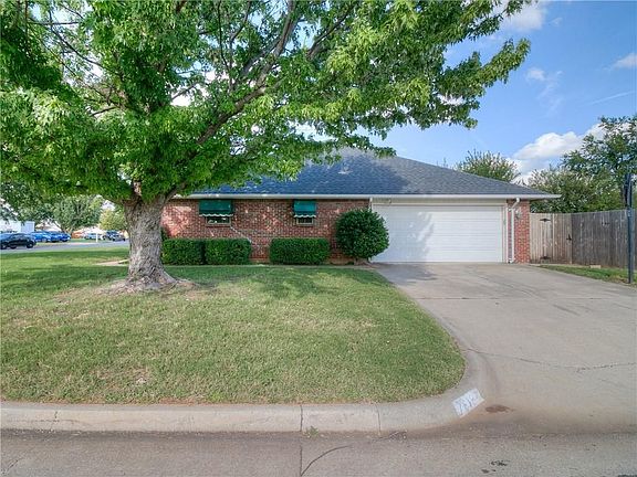 The 2 car garage is on the side of the house.  Easy to drive into.