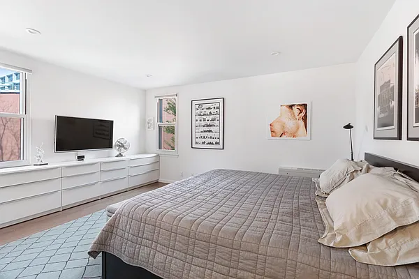 Sold by Compass | media 5