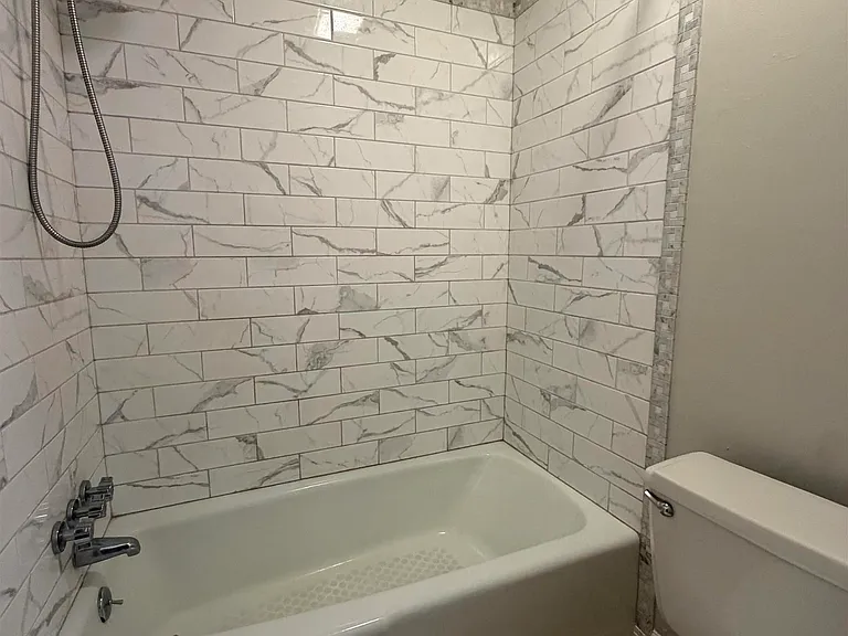 1121 Quail Hollow Dr — Photo 9