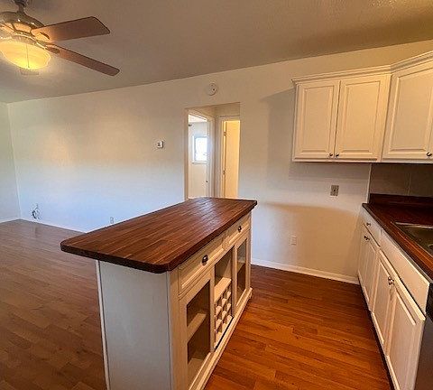 3rd image of 524 NW 30th St APT 207