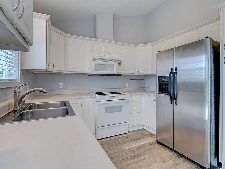 305 Hixon Pl — Photo 22