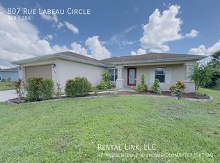 807 Rue Labeau Cir, Fort Myers, FL 33913