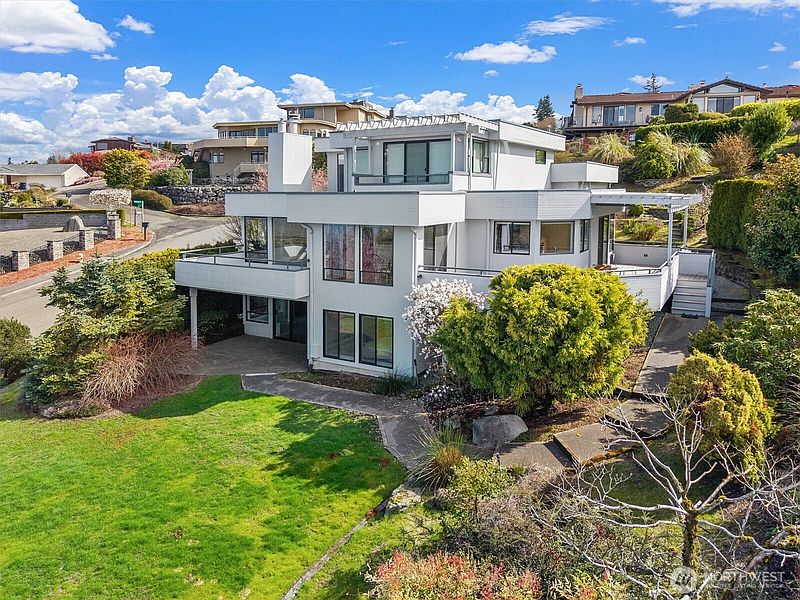5th image of 505 S Marine View Way