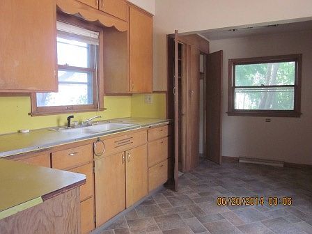 5th image of 206 E Park Ave