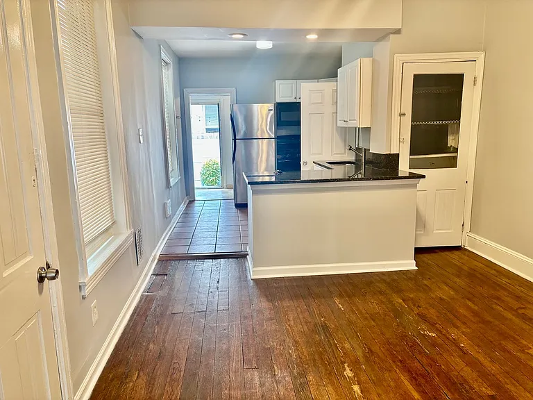 2503 Carpenter St — Photo 24