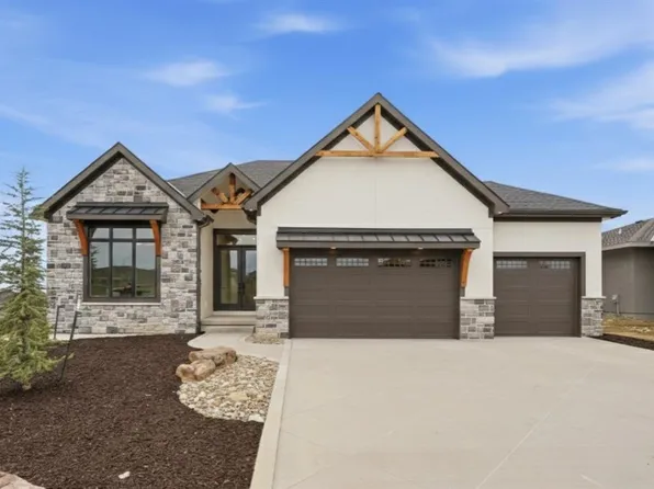 25541 W 114th Ter, Olathe, KS 66061