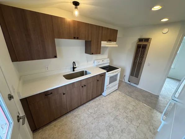 1008 Clinton St #A, Bellingham, WA 98225