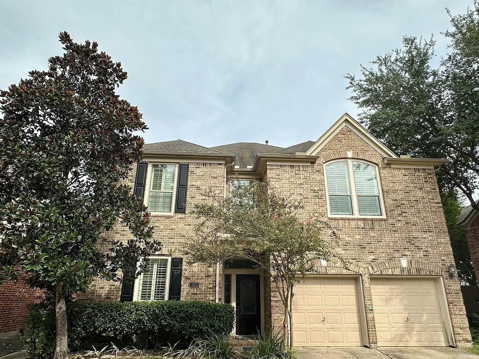 4 bed, 3.5 bath, 4050 sqft, $4,250 — Photo 1