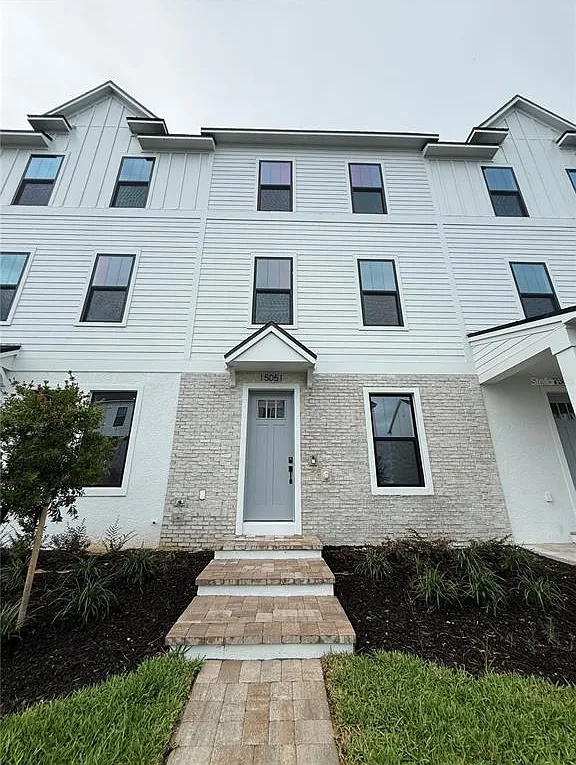 3 bed, 2.5 bath, 1846 sqft, $3,000 — Photo 1