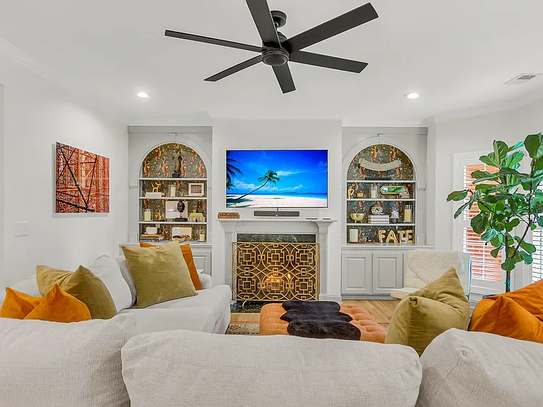5049 Spaniel Dr — Photo 17