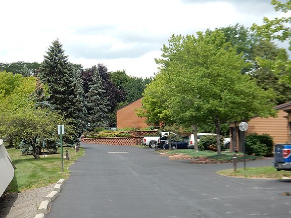 5th image of 48325 Bayshore Dr