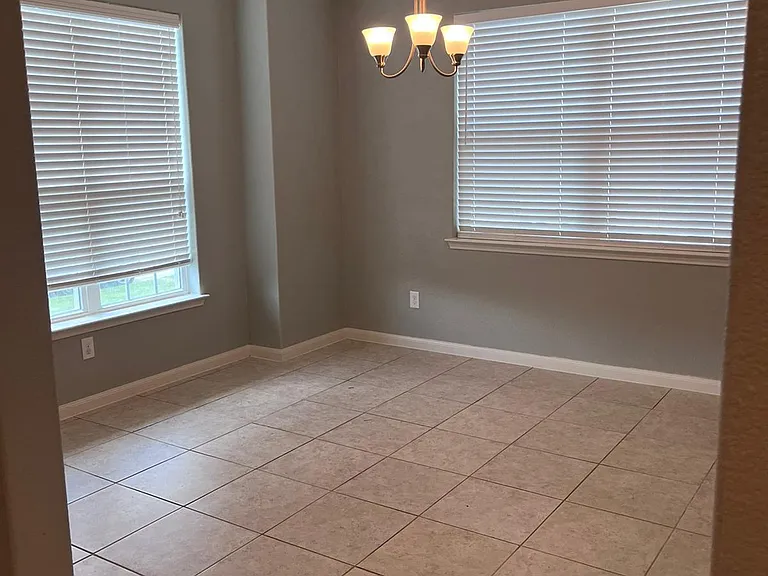 4504 Conley Ln — Photo 17