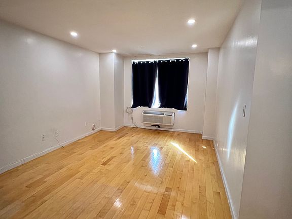 4th image of 8115 Queens Blvd APT 3F